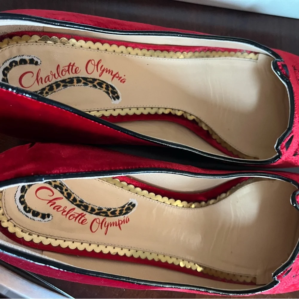 Charlotte Olympia Red Plush Flats Loafers - Picture 6 of 7